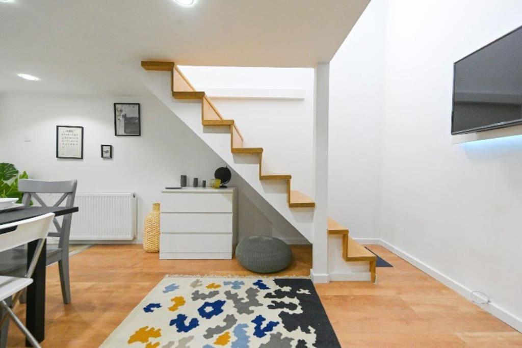 2 Bedroom Flat In Damjanich Str., Hirsch Boedapest Buitenkant foto