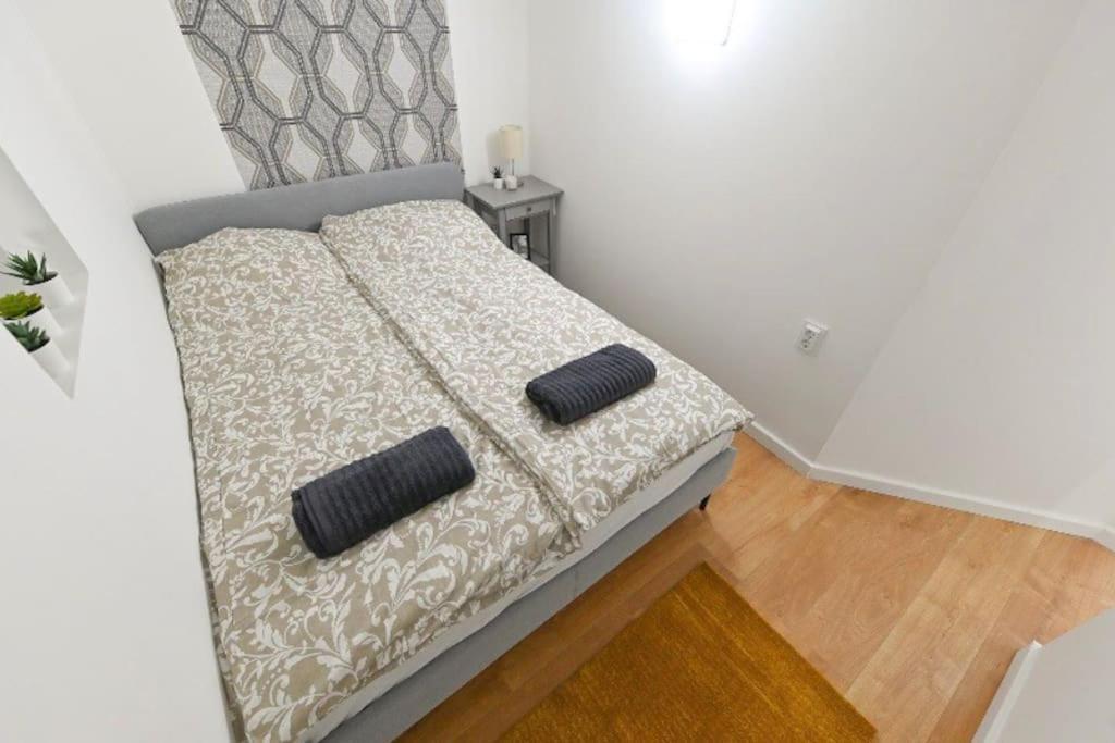 2 Bedroom Flat In Damjanich Str., Hirsch Boedapest Buitenkant foto