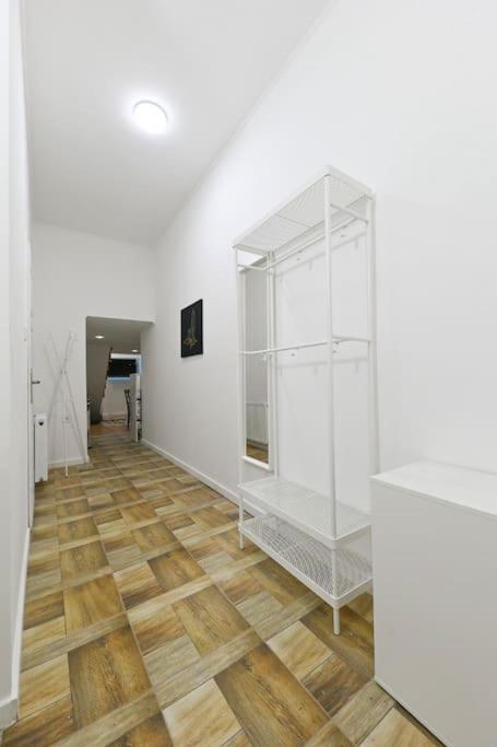 2 Bedroom Flat In Damjanich Str., Hirsch Boedapest Buitenkant foto
